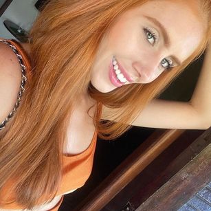 Model - Anna Redford ginger