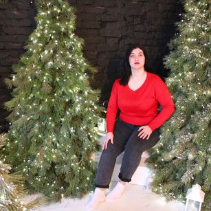 Model - ScarletCargo playful