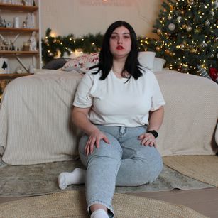 Model - ScarletCargo playful