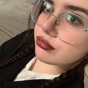 Model - Betty bigass