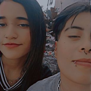 Model - AnnieAndReach teen