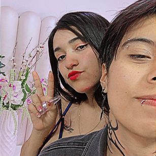 Model - AnnieAndReach couple