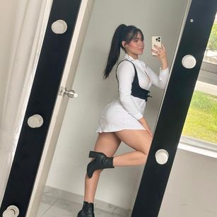 Model - SamanthaSimons deepthroat