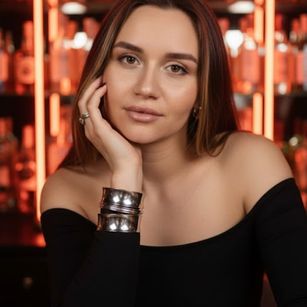 Model - Melanie bigass