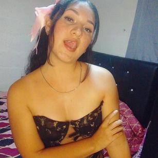 Model - Estefy Victoria dirtytalk