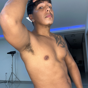 Model - yaoiboy deepthroat