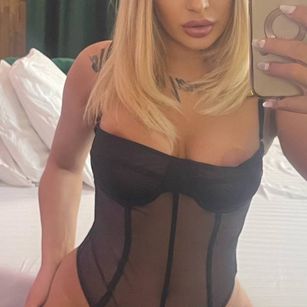 Model - AmmyDanger joi