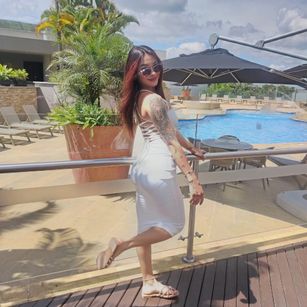 Model - SashaHans bigtits