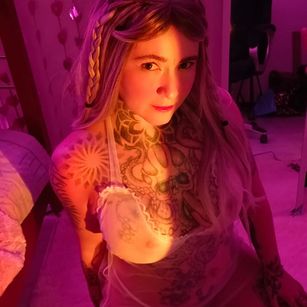 Model - VonSophie milf