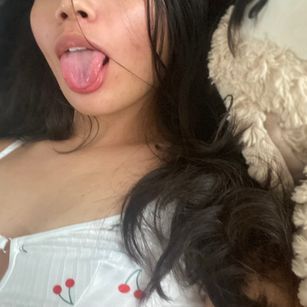 Model - sofinelson anal