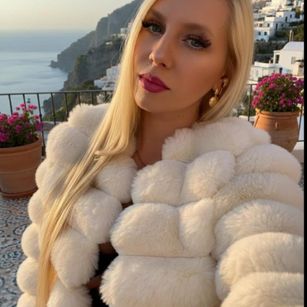 Model - AVRIL beautifulwomen