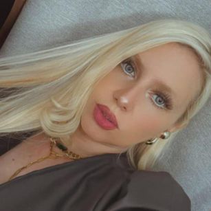 Model - AVRIL Mature