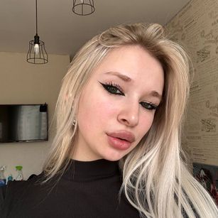 Model - Misty bigboobs