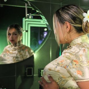 Model - HELLEN humillation