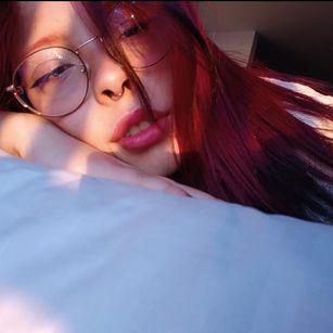 Model - Violett_Nyx NATURAL