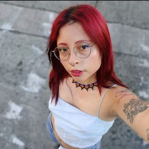 Model - Violett_Nyx NATURAL