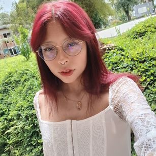 Model - Violett_Nyx CUTE