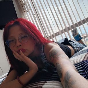 Model - Violett_Nyx MAKEFUN