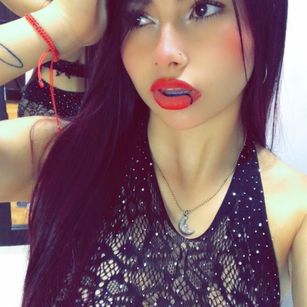 Model - Kim Luna young