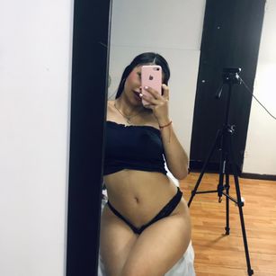 Model - Kim Luna bigboobs