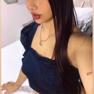 Model - Kim Luna feet