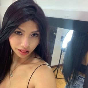 Model - Kim Luna squirt