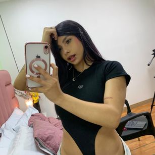 Model - Kim Luna toys