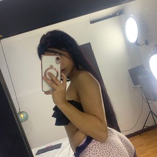 Model - Kim Luna feet