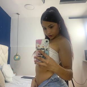 Model - Kim Luna blowjob