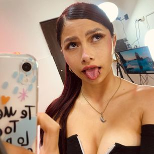 Model - Kim Luna squirt