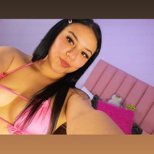 Model - Amy Ferreira feet