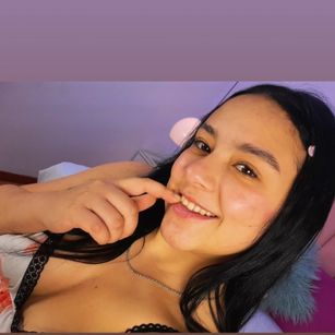 Model - Amy Ferreira heels