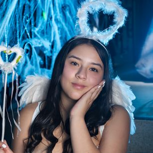 Model - Amy Ferreira toys