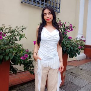 Model - KatherinJohns 18