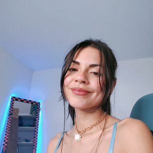 Model - call me bluee feet