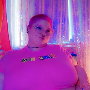 Model - BBW Petal Darling femdom