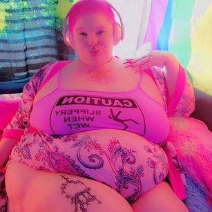 Model - BBW Petal Darling kinky