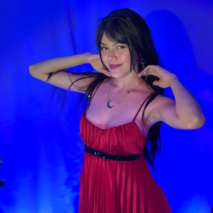 Model - Sophia Richy cei