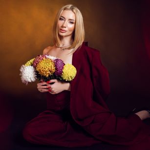 Model - AngieShaen deepthroat