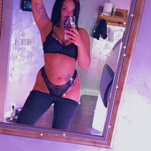 Model - Izabel Mistress