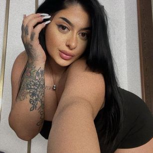 Model - NayaNoirX joi