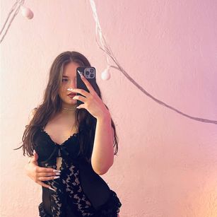 Model - Jess smalltits