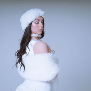 Model - Luna Night boobs