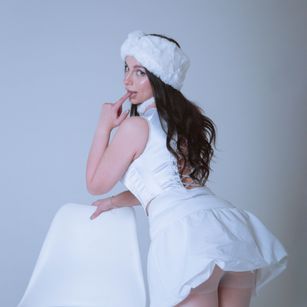 Model - Luna Night young