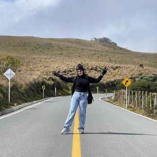 Model - ArianaAndDave roleplay