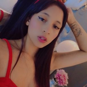 Model - Noa Dream deepthroat