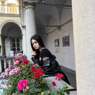 Model - Dina Skyy goodenergy