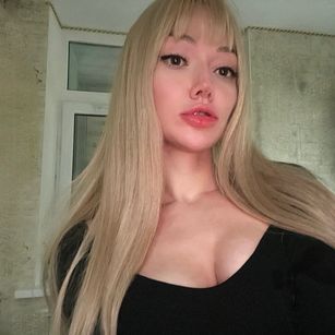 Model - Miss Kiki dominatrix