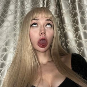 Model - Miss Kiki findom