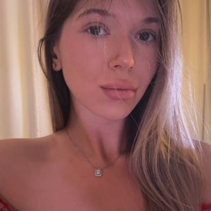 Model - Vivian Evans roleplay